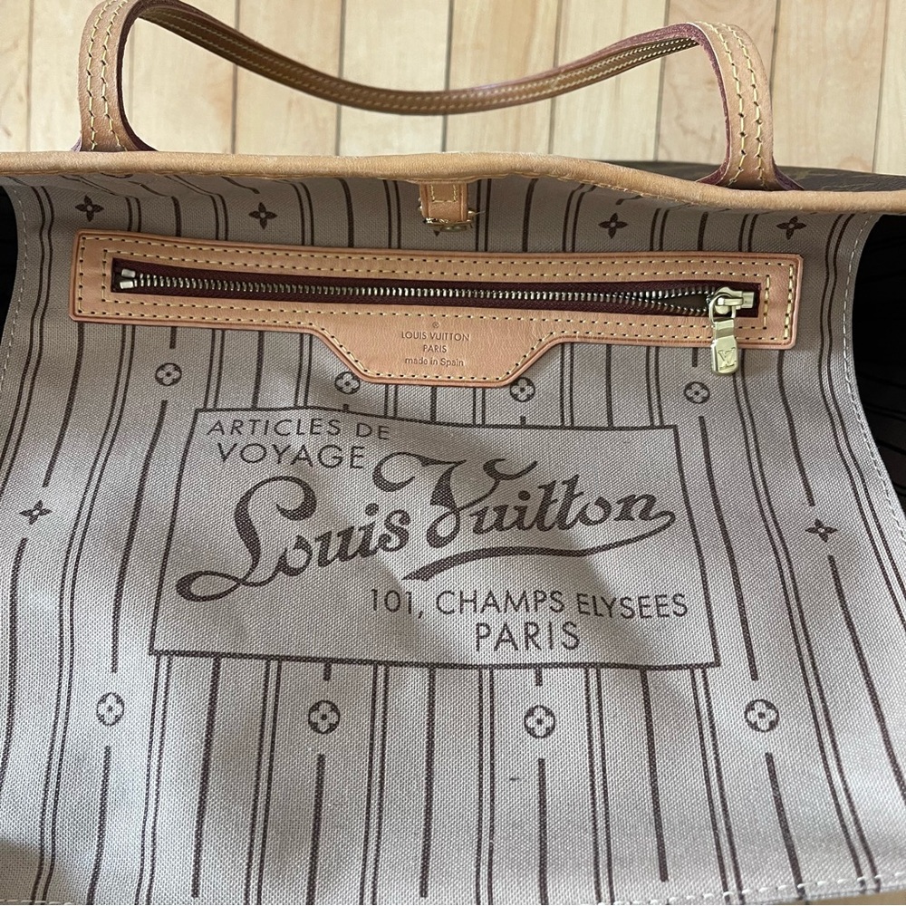 Louis Vuitton Monogram Canvas Neverfull Tote in Brown and Tan - Picture 7 of 14
